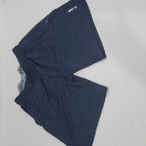 NWOT Reebok shorts with side pockets size Medium